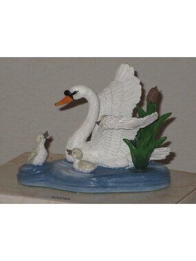 Cadona Hand Painted Resin Figurine White Swan Baby Resin Hand Painted Pre Owned